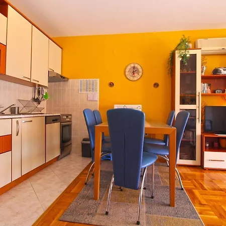 Apartament Stinjan 2287 *