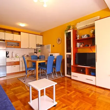 Apartament Stinjan 2287 *